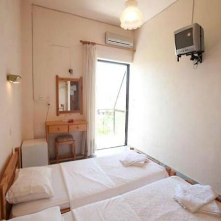 Hotel Finikounda Экстерьер фото